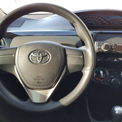 ETIOS HATCH 1.3 X FLEX 2016 por Virtual Carros Particulares