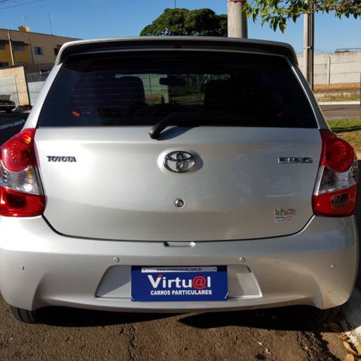 ETIOS HATCH 1.3 X FLEX 2016 por Virtual Carros Particulares