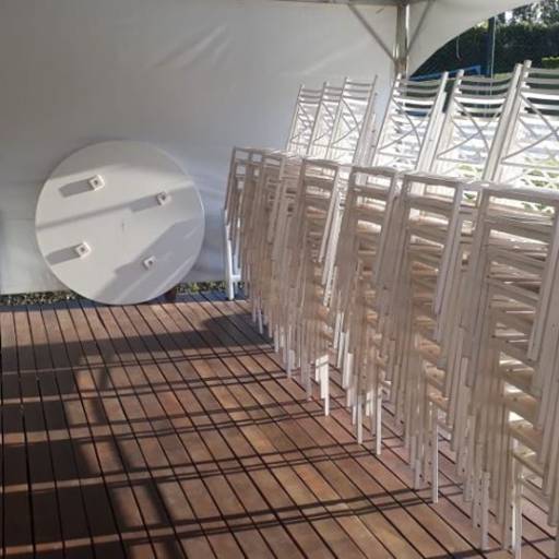 Comprar o produto de Locação de Mesas e Cadeiras em A Classificar pela empresa Monarca Locações em Boituva, SP por Solutudo