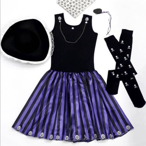 2640 - Vestido pirata (tamanho 40) em Tietê, SP por Fantasia & Folia