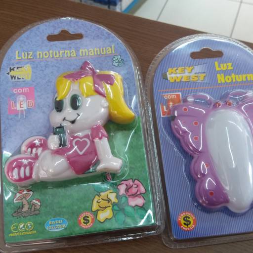 Luminária noturna infantil tomada por Comercial Camargo