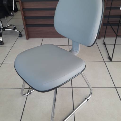 Cadeira Executiva Maior por Rozinelli Móveis para Escritório