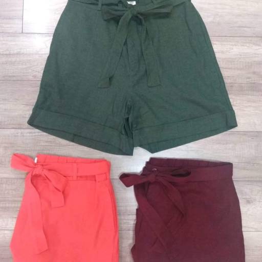 Shorts de Linho (Disponível nas Cores e Tamanhos: Verde Militar: 46 - 48 e 52 Vinho: 52 Coral: 50 por Blessing Store 