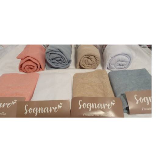 Fronha avulsa em malha  em Osasco, SP por Madalena Decoraçoes