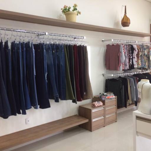 MOVEIS PLANEJADOS LOJA DE ROUPA por BJA Marcenaria