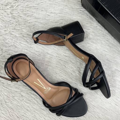 Sandália adulta Vizzano em Uberlândia, MG por Lojas Dom Flavittos