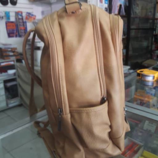Mochila em couro  por Papelaria Primavera