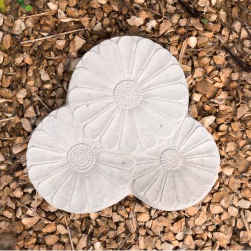 Lajota com 3 Margaridas por Artefatos de Cimento e Lajes Santos • Muros Pré-Fabricados e Lajes em Atibaia