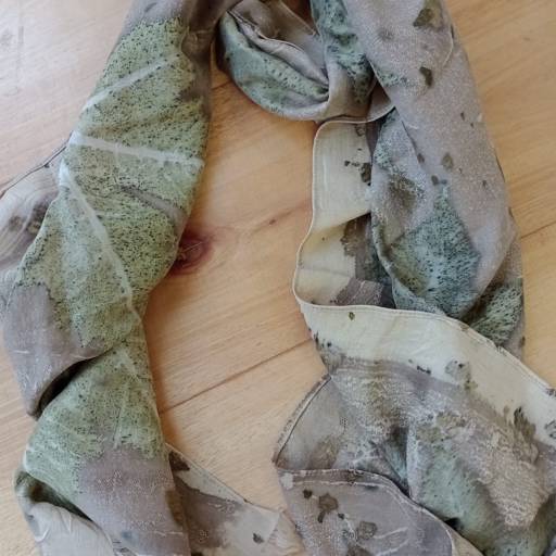 Comprar o produto de Lenço de seda pura tingimento frutas silvestres - OcF em Roupas e Acessórios pela empresa Loja Ego 3 p - Roupas e Acessórios Femininos em Botucatu, SP por Solutudo