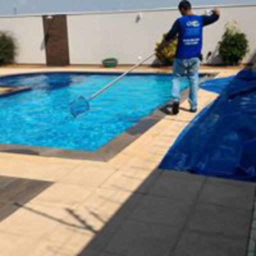 LIMPEZA DE PISCINA  por Quality Life Piscinas