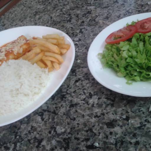 Panqueca e parmegiana pratos do dia