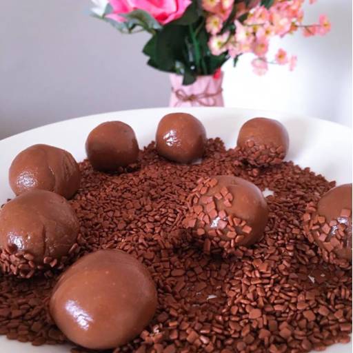 Brigadeiros Tradicionais/Belga por Me Gusta Doces
