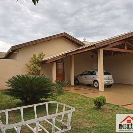 CASA PARA VENDA NO CONDOMÍNIO FLAMBOYANT EM JAÚ - SP em Jaú, SP por  Imobiliária Perlati