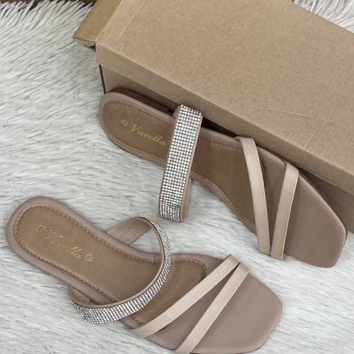 Rasteirinha adulta Varella em Uberlândia, MG por Lojas Dom Flavittos