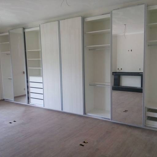 Roupeiro por BM  Marcenaria