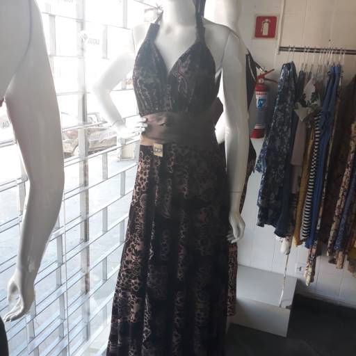 Comprar o produto de Vestido de Veludo em A Classificar pela empresa Ateliê de Costura Zenilda Ferreira em Marília, SP por Solutudo