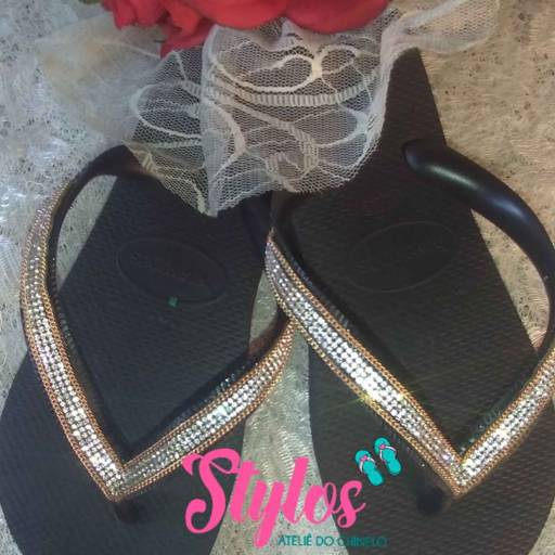 Chinelo bordado