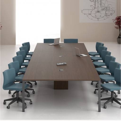 Mesa de reuniões por Ergon+ Soluções em Mobiliário Corporativo