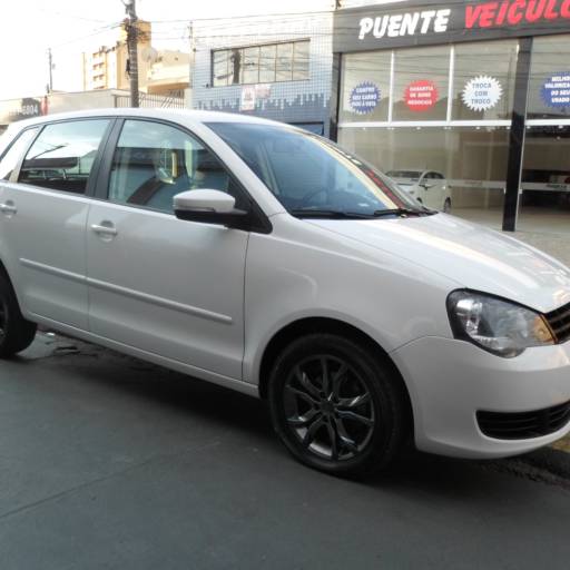 POLO HATCH 1.6 FLEX COMPLETO ANO 2013 por Jota Car Veículos 