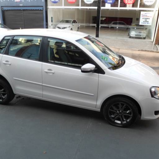 POLO HATCH 1.6 FLEX COMPLETO ANO 2013 por Jota Car Veículos 