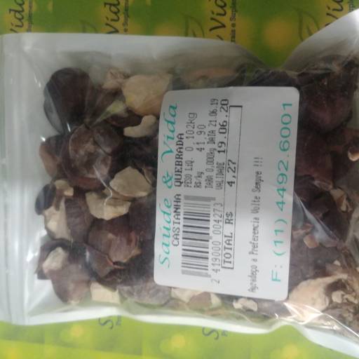 Castanha quebrada por Saúde e Vida