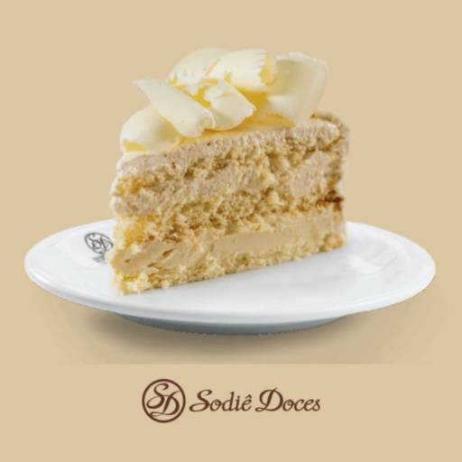 Bolo de chocolate branco por Sodiê Doces