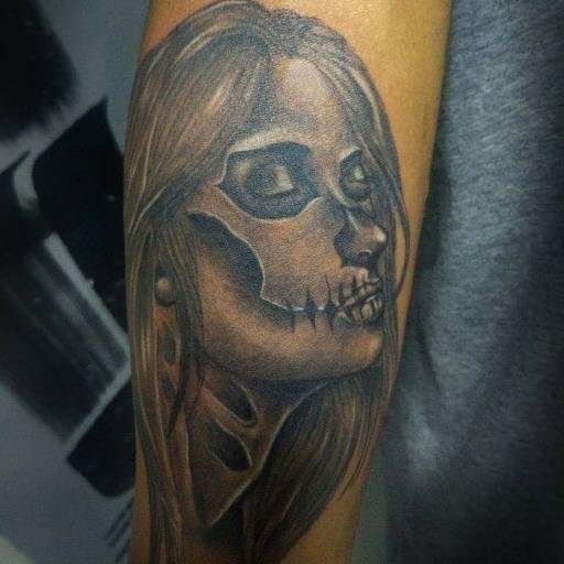 Comprar o produto de Skull girl em A Classificar pela empresa Vibe Tattoo em Bauru, SP por Solutudo