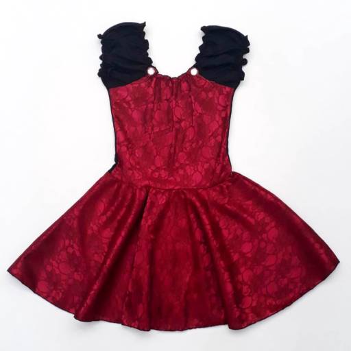 2600 - Vampira renda juvenil (tamanho 14) em Tietê, SP por Fantasia & Folia