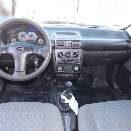 CORSA CLASSIC 1.6 - 2004 - GASOLINA - CINZA + DIR HIDRAULICA + VIDROS E TRAVAS ELETRICAS por Top Car Veículos