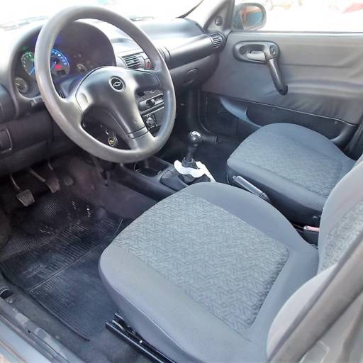 CORSA CLASSIC 1.6 - 2004 - GASOLINA - CINZA + DIR HIDRAULICA + VIDROS E TRAVAS ELETRICAS por Top Car Veículos