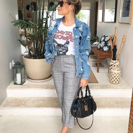 Jaqueta Jeans Destroyed (Semelhante a essa Disponível dos Tamanhos 44 ao 50) em Bauru, SP por Blessing Store 