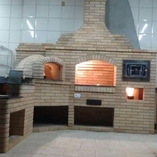 Churrasqueira 4 em 1 em Atibaia, SP por Estoril Casa & Construção - Churrasqueiras