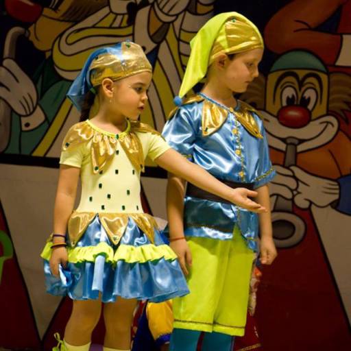 Teatro "Um Circo Diferente" por Infantilândia Pee Wee