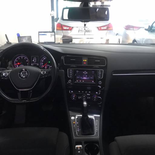 GOLF HIGHLINE 2013/2014 por Helfen Motors