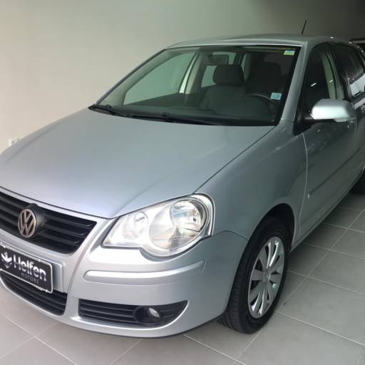 POLO HATCH 1.6 2010/2011 por Helfen Motors