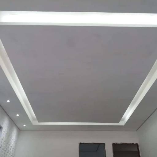 Instalação de gesso comum e acartonado