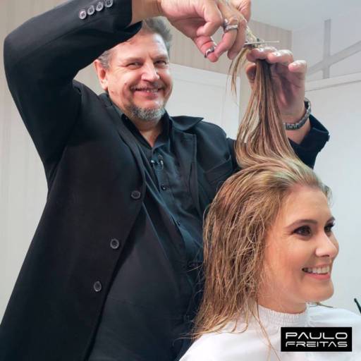 Corte de cabelo feminino por Paulo Freitas Hair
