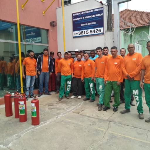 Treinamento NR 23 Brigada de Incêndio por Prepara Seg Treinamentos