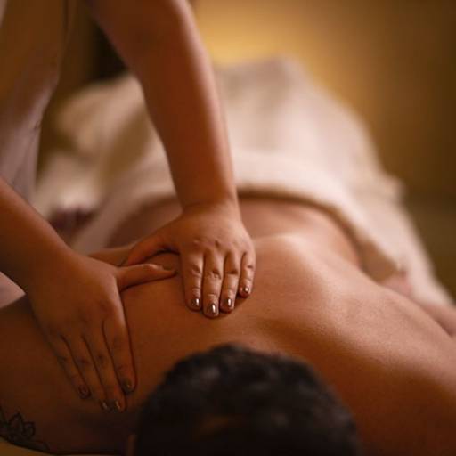 Massagem Clássica  por Studio Camila Rodrigues Massagem Tântrica & Terapias Corporais