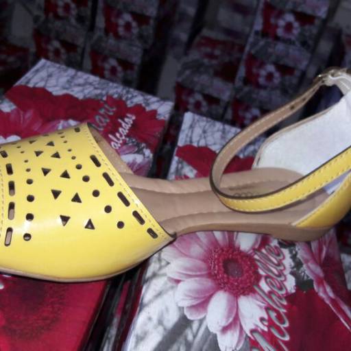 Sandálias  por Mini Preço Calçados