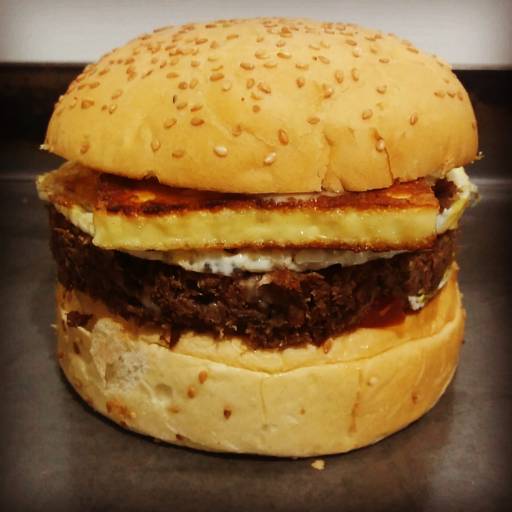 Burger Nordestino (Carne seca) em Foz do Iguaçu, PR por Titão Burger Cozinha Nordestina