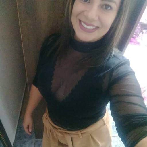 Olá meus queridos, muito prazer, me chamo Lorraine, sou uma ótima massagista e massoterapeuta com especialização na massagem tântrica. em Americana, SP por Clínica Samsara