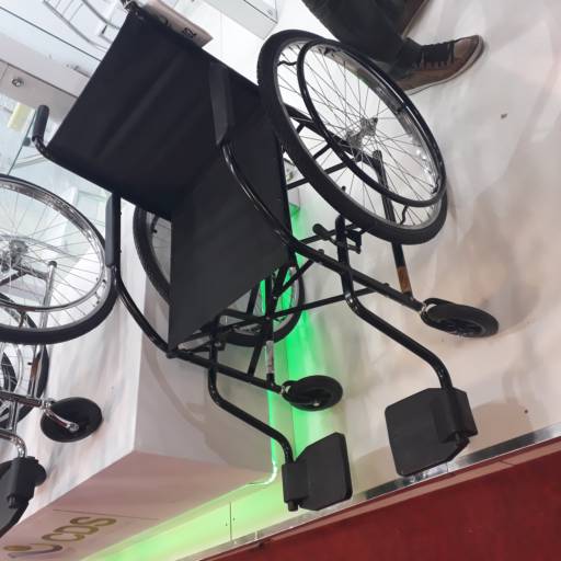 Comprar o produto de Cadeira de Rodas em Saúde pela empresa Eskinamed Saúde e Bem Estar em Ourinhos, SP por Solutudo