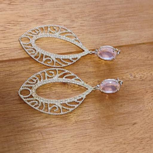 Comprar o produto de Brinco oval dourado pedra rosa semi joia - MyF em Roupas e Acessórios pela empresa Loja Ego 3 p - Roupas e Acessórios Femininos em Botucatu, SP por Solutudo