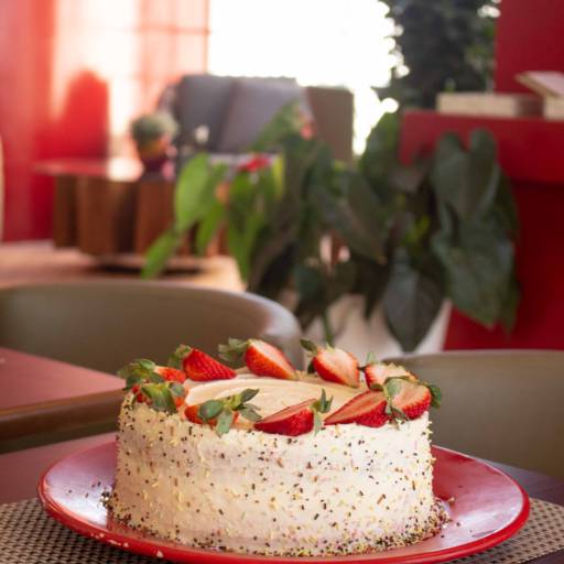 3 Leites com morango  por Doce Encanto Confeitaria Artesanal