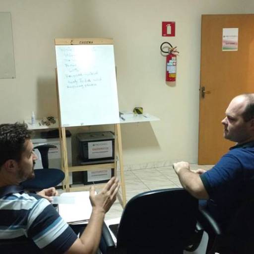 Curso de inglês técnico industrial. por High Tech Technical English Course