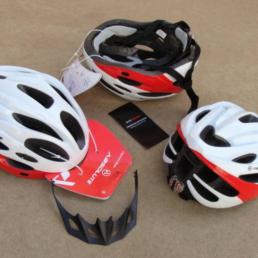 CAPACETE GRANDE MÉDIO BRANCO BRILHANTE VERMELHO VISEIRA REGULAGEM SINALIZADOR NERO ABSOLUTE em Bauru, SP por Two Force Bike Shop