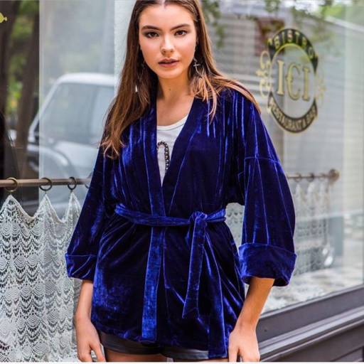 Kimono  por Via Bela Avenue