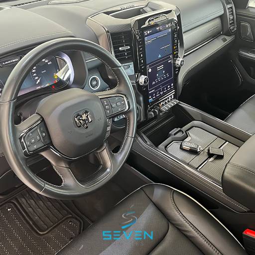 RAM 1500 5.7 V8 LIMITED CABINE DUPLA 4X4 AUTOMÁTICO- 2023 em Botucatu, SP por Seven Motors Concessionária