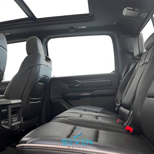 RAM 1500 5.7 V8 LIMITED CABINE DUPLA 4X4 AUTOMÁTICO- 2023 em Botucatu, SP por Seven Motors Concessionária